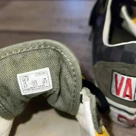 Vans - Picture 6 of 6